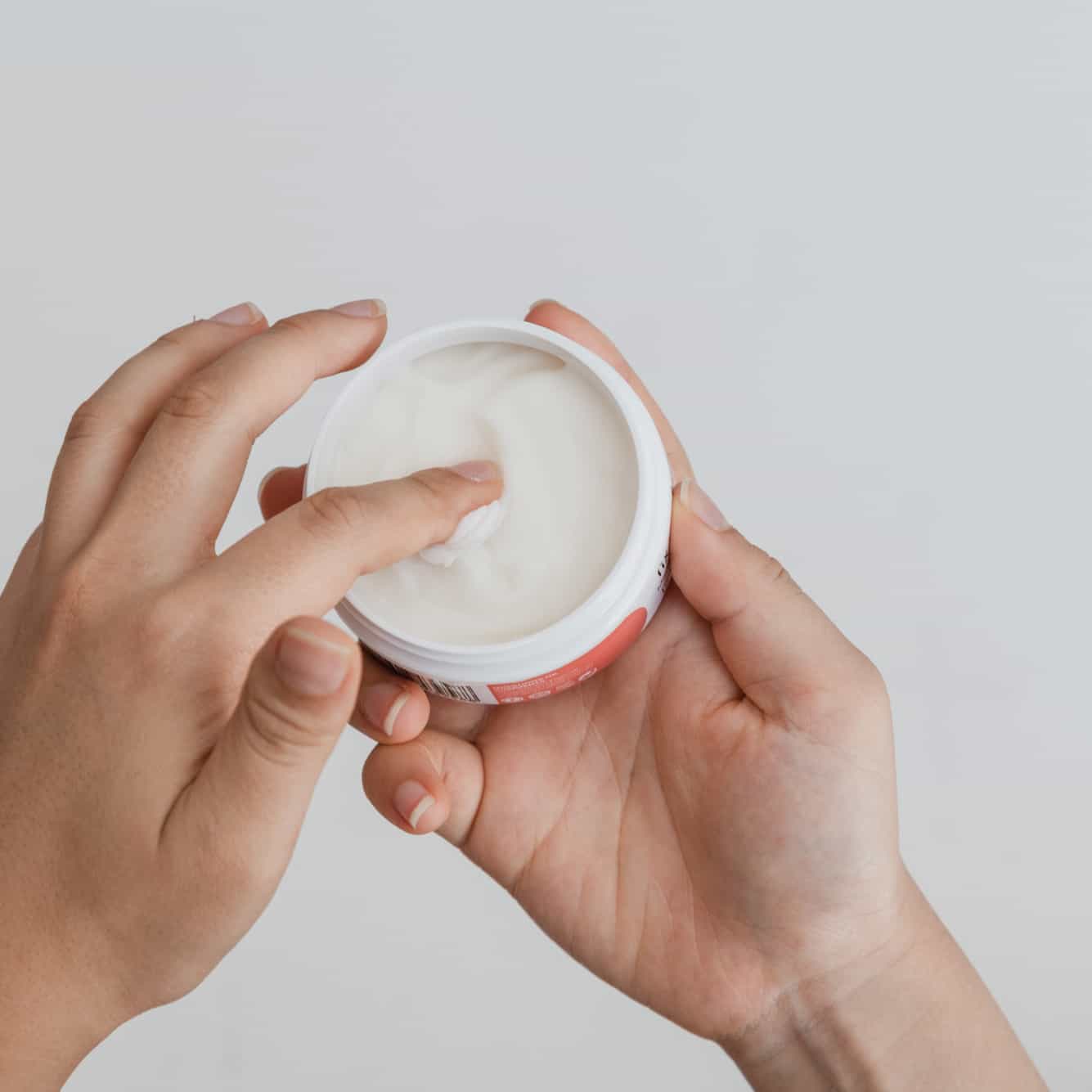 This Face Moisturising Cream is rich in magnesium, shea butter, coconut oil and vitamin E. The organic formula helps to soften the appearance of fine lines caused by dryness by lightly exfoliating and detoxing your skin. Amazing You Australian stockist. Shipping only in Australia. Geelong based.