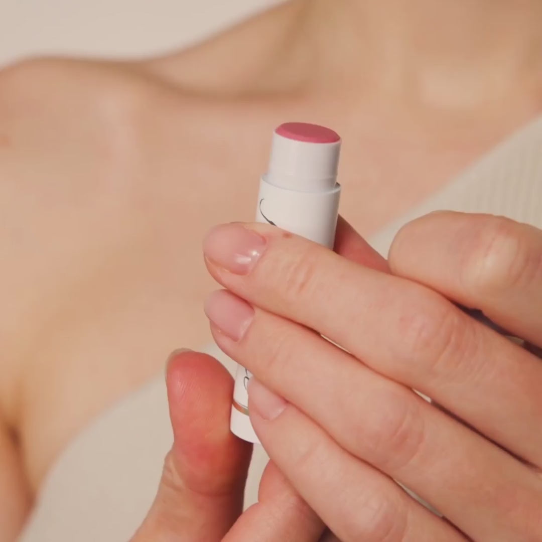 Jane Iredale's LipDrink® Lip Balm how to use. Quench your lips with hydrating protection that will leave lips feeling moisturized, protected and refreshingly scented. Shop Now. Shipping in Australia only. Free Shipping for orders $350+. Jane Iredale Australian Stockist.