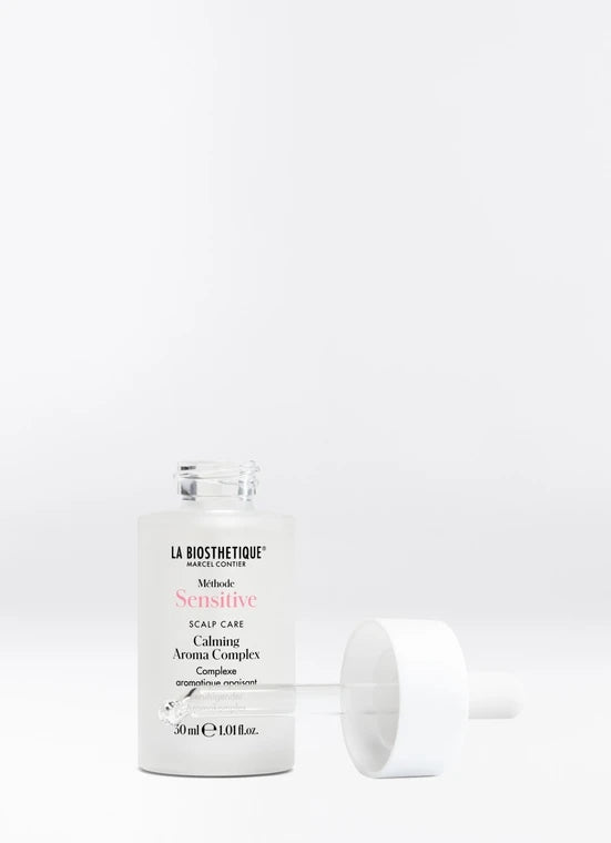 La Biosthetique Methode Sensitive Calming Aroma Complex. The aroma complex utilises the therapeutic powers of essential oils to restore sensitive scalps to their healthy balance and strengthen general well-being. La Biosthetique Australian stockist. Free Shipping for orders over $350. Shipping only in Australia. Shop now!