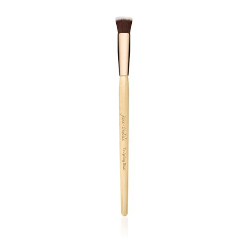 Jane Iredale's precision Sculpting Brush is ideal for blending fine lines and contours. 