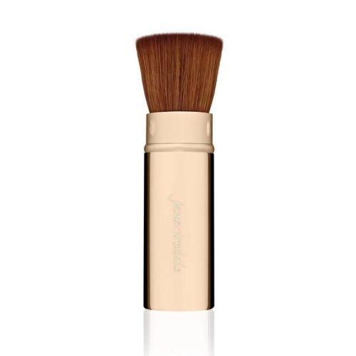 Jane Iredale's Retractable Handi™ Brush a compact, and purse-sized perfect for effortless touch-ups anytime, anywhere.